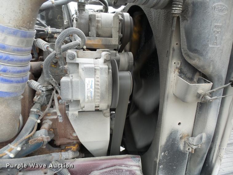 image for item K3446 2005 Peterbilt 378 semi truck