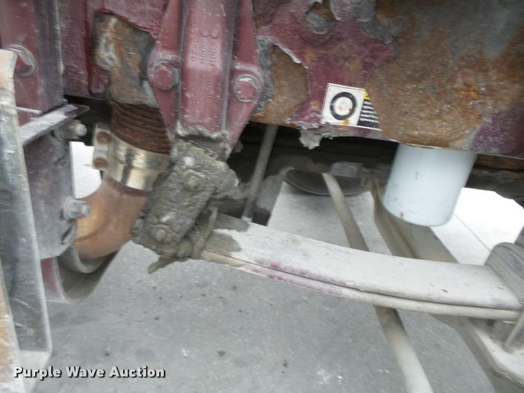 image for item K3446 2005 Peterbilt 378 semi truck