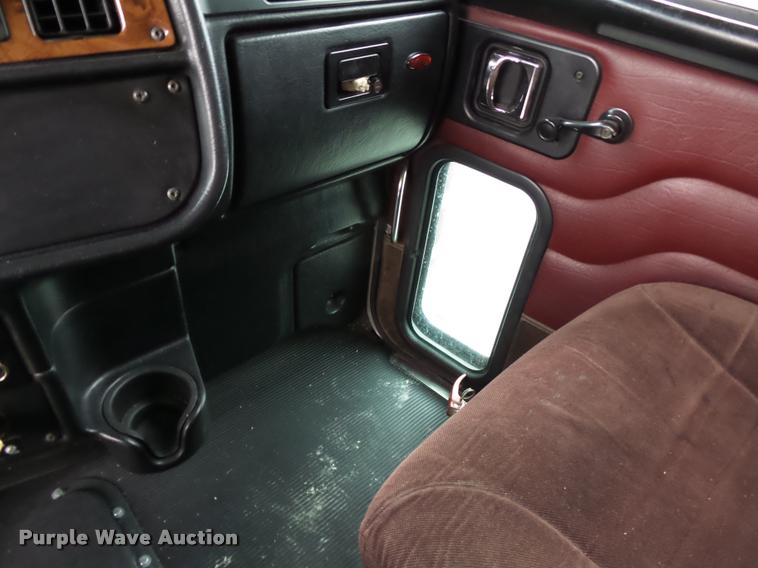 image for item K3446 2005 Peterbilt 378 semi truck