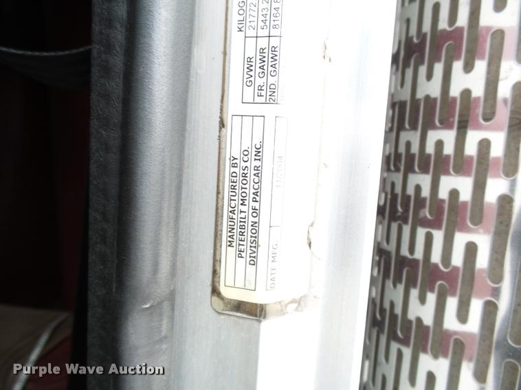 image for item K3446 2005 Peterbilt 378 semi truck