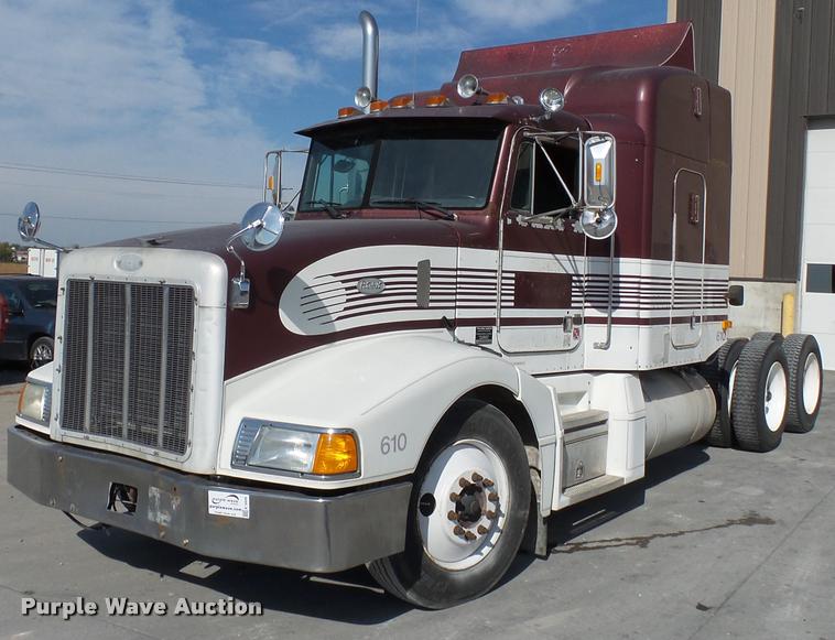 image for item K3449 1998 Peterbilt 377 semi truck