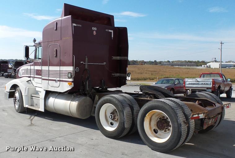 image for item K3449 1998 Peterbilt 377 semi truck
