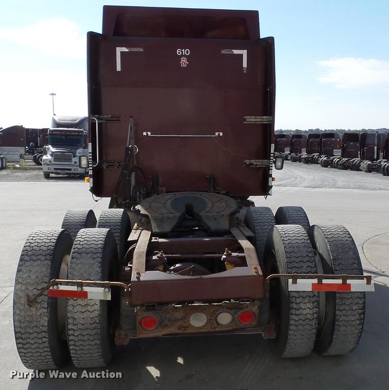 image for item K3449 1998 Peterbilt 377 semi truck