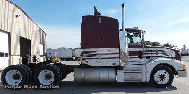 image for item K3449 1998 Peterbilt 377 semi truck