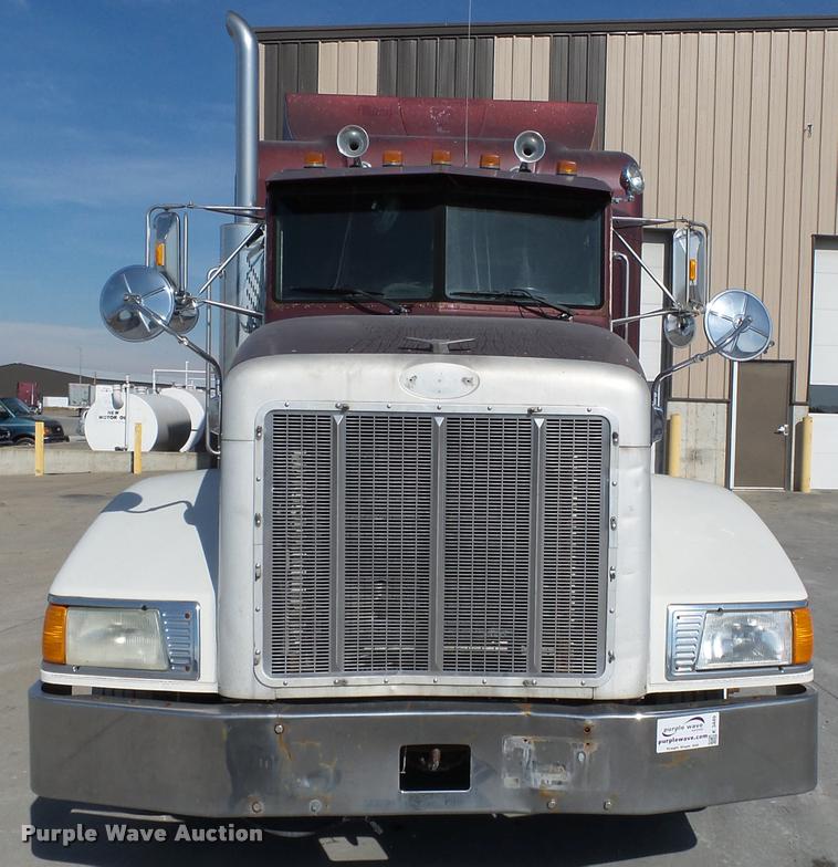 image for item K3449 1998 Peterbilt 377 semi truck