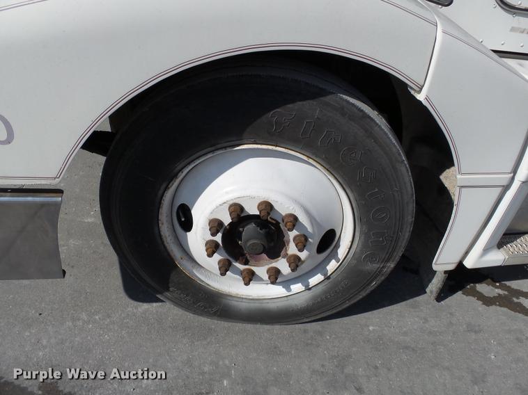 image for item K3449 1998 Peterbilt 377 semi truck