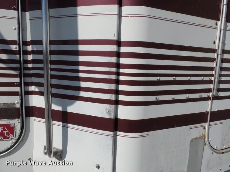 image for item K3449 1998 Peterbilt 377 semi truck