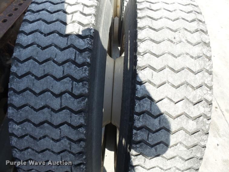 image for item K3449 1998 Peterbilt 377 semi truck