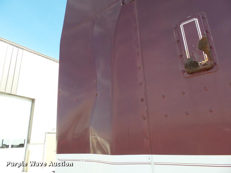 image for item K3449 1998 Peterbilt 377 semi truck