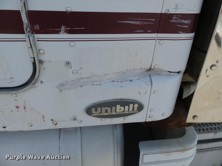 image for item K3449 1998 Peterbilt 377 semi truck