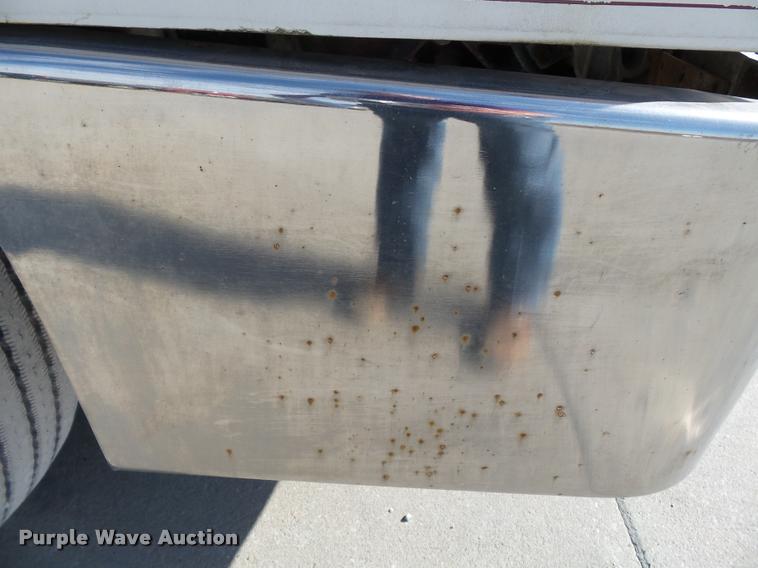 image for item K3449 1998 Peterbilt 377 semi truck