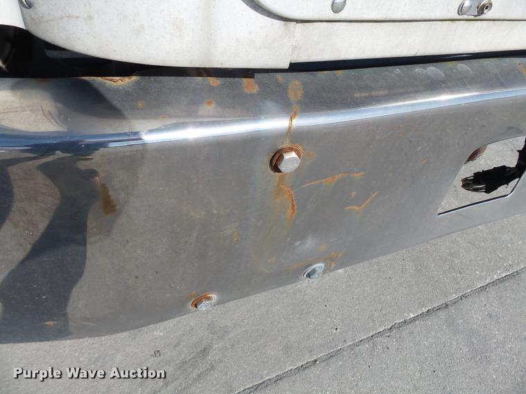 image for item K3449 1998 Peterbilt 377 semi truck