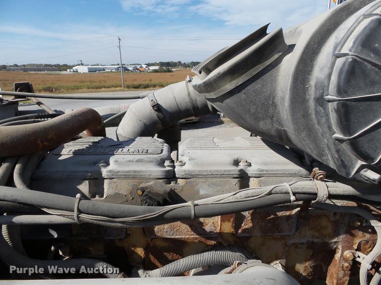 image for item K3449 1998 Peterbilt 377 semi truck