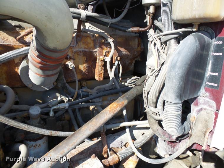 image for item K3449 1998 Peterbilt 377 semi truck