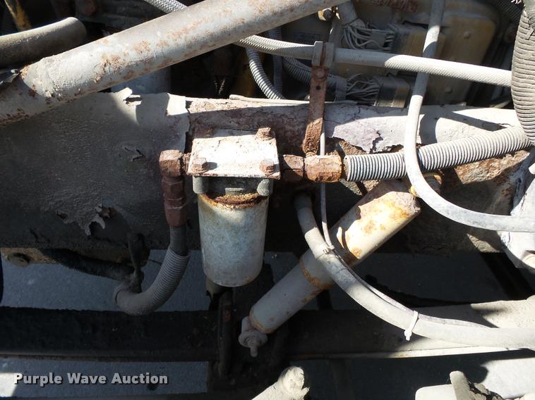 image for item K3449 1998 Peterbilt 377 semi truck