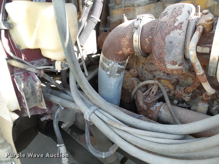 image for item K3449 1998 Peterbilt 377 semi truck