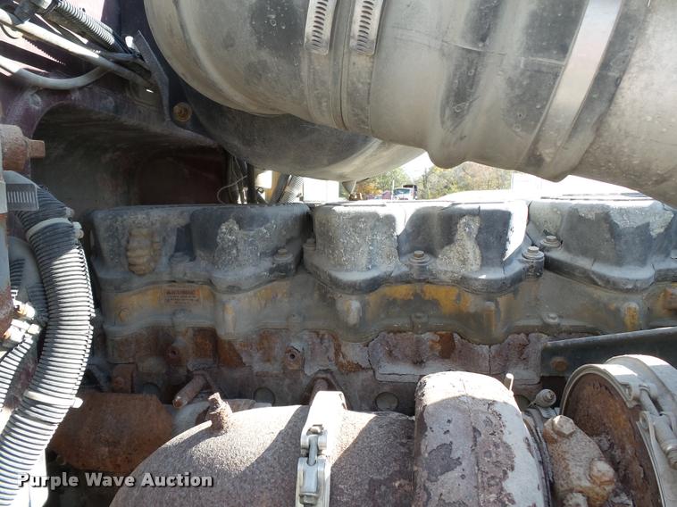 image for item K3449 1998 Peterbilt 377 semi truck