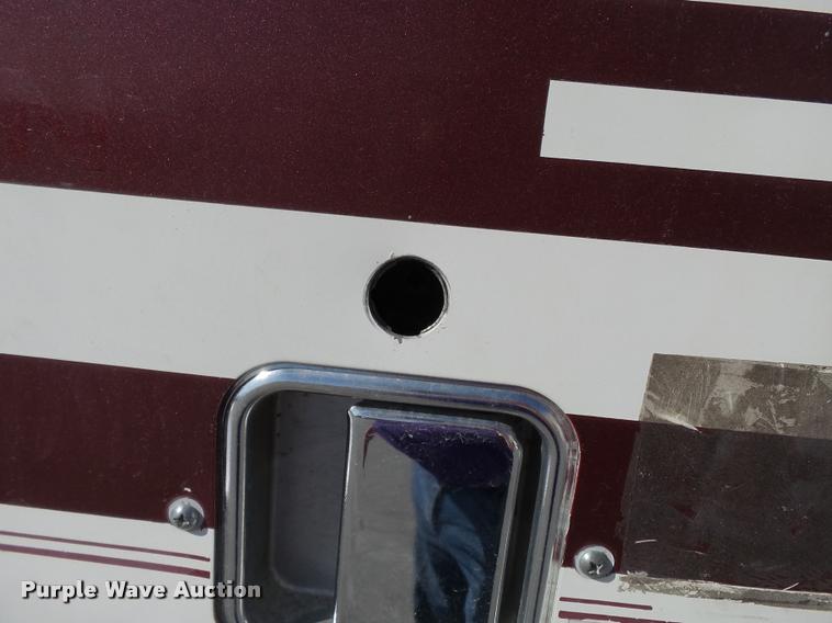 image for item K3449 1998 Peterbilt 377 semi truck