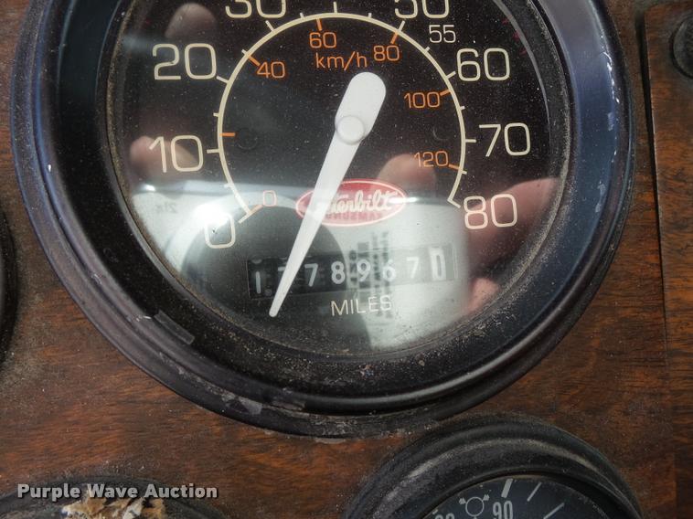 image for item K3449 1998 Peterbilt 377 semi truck
