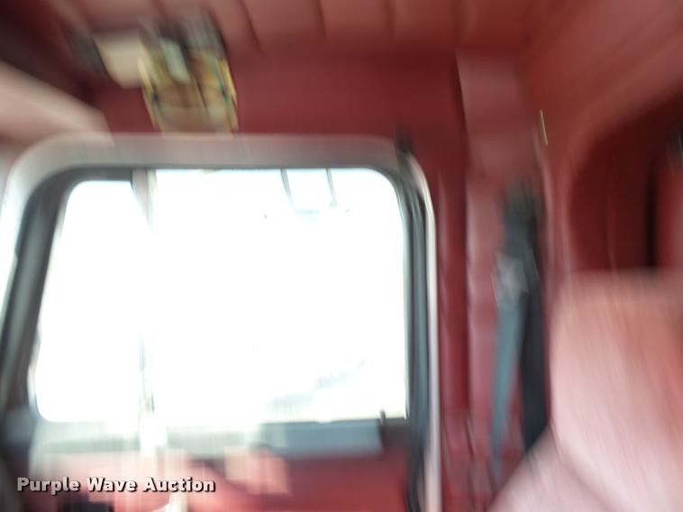 image for item K3449 1998 Peterbilt 377 semi truck