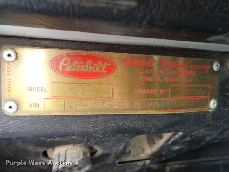 image for item K3449 1998 Peterbilt 377 semi truck