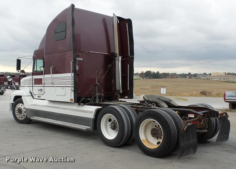 image for item K3451 2000 Freightliner FLD semi truck