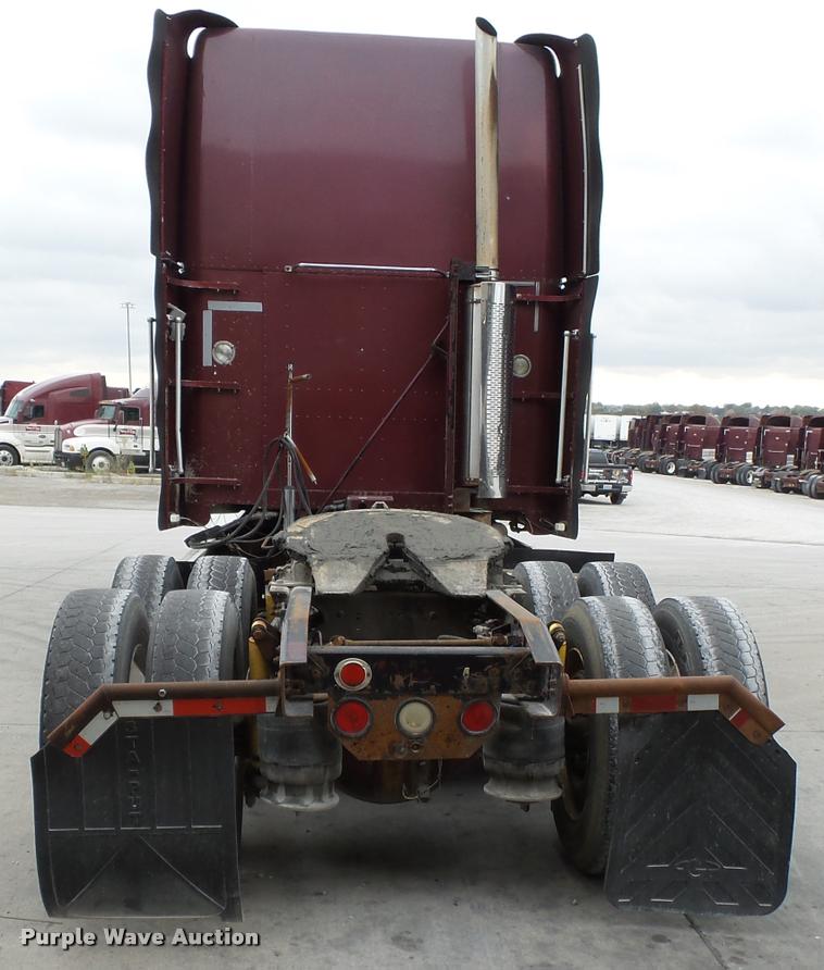 image for item K3451 2000 Freightliner FLD semi truck