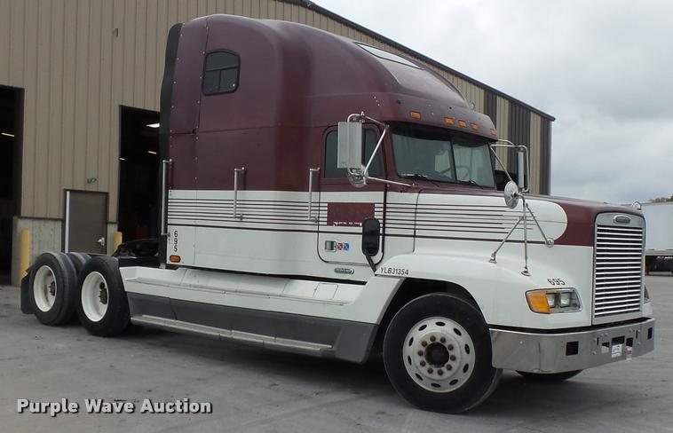 image for item K3451 2000 Freightliner FLD semi truck