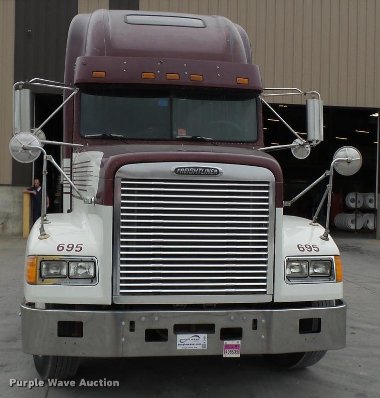 image for item K3451 2000 Freightliner FLD semi truck