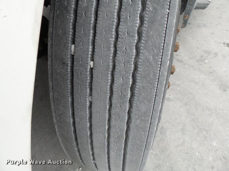 image for item K3451 2000 Freightliner FLD semi truck