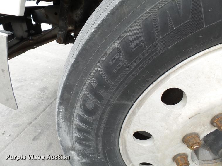 image for item K3451 2000 Freightliner FLD semi truck