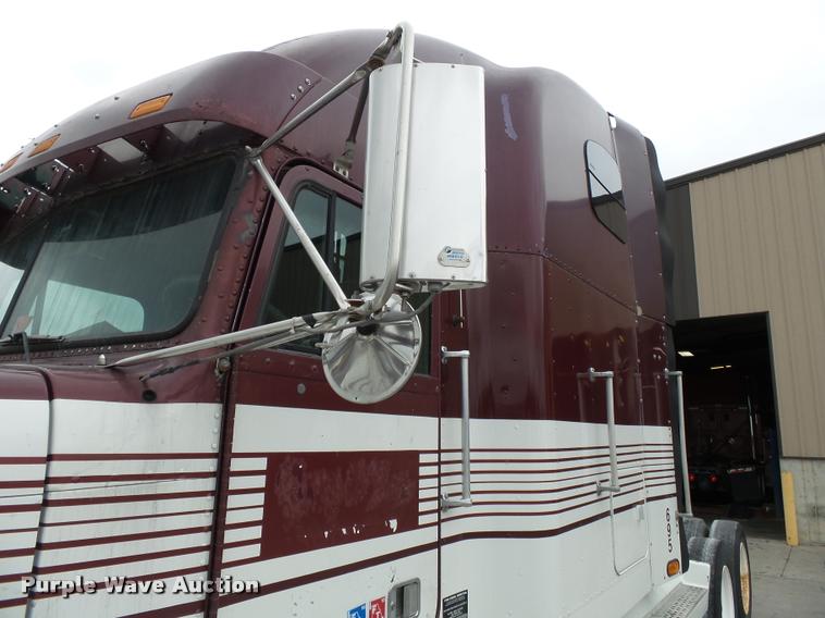 image for item K3451 2000 Freightliner FLD semi truck