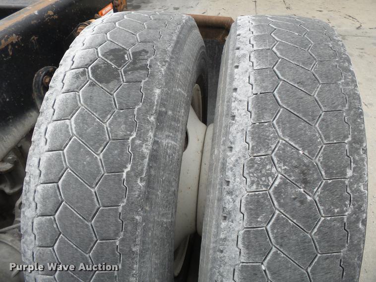 image for item K3451 2000 Freightliner FLD semi truck