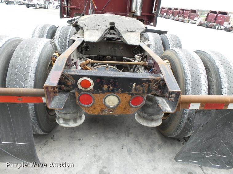 image for item K3451 2000 Freightliner FLD semi truck