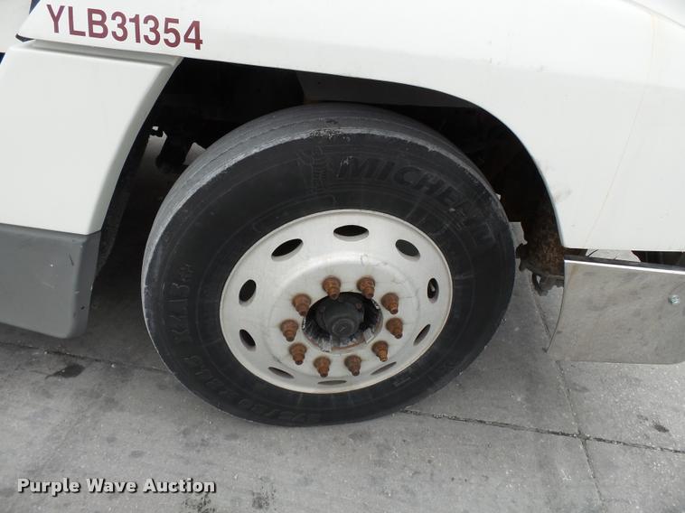 image for item K3451 2000 Freightliner FLD semi truck