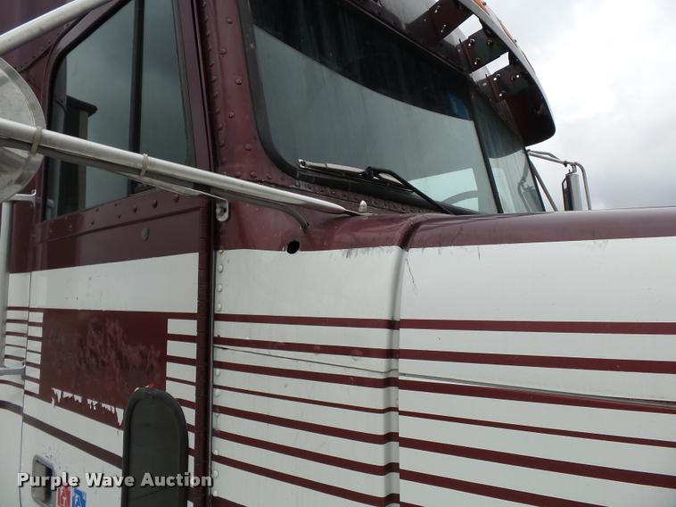 image for item K3451 2000 Freightliner FLD semi truck