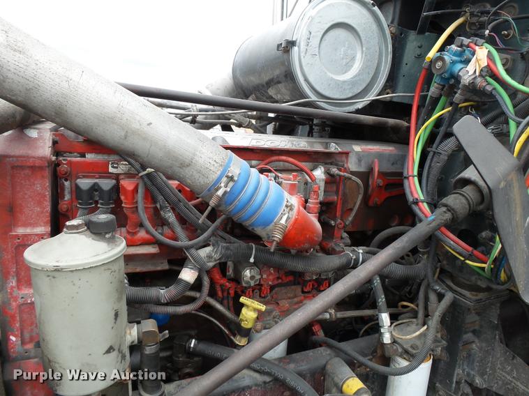 image for item K3451 2000 Freightliner FLD semi truck