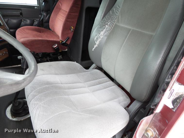 image for item K3451 2000 Freightliner FLD semi truck