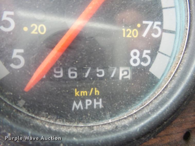 image for item K3451 2000 Freightliner FLD semi truck