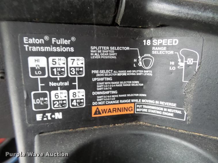 image for item K3451 2000 Freightliner FLD semi truck