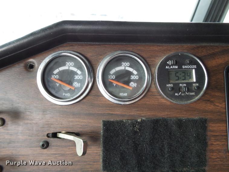 image for item K3451 2000 Freightliner FLD semi truck