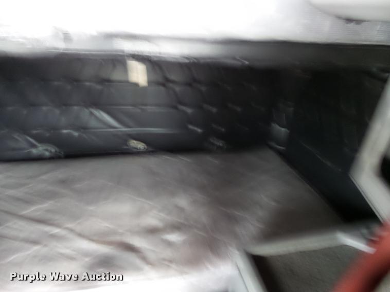 image for item K3451 2000 Freightliner FLD semi truck