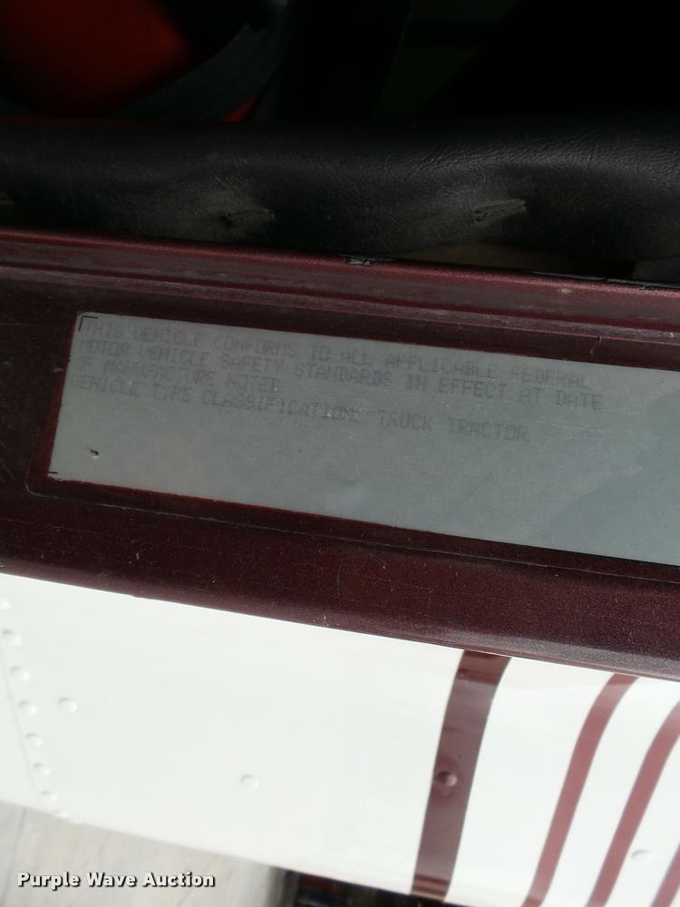 image for item K3451 2000 Freightliner FLD semi truck