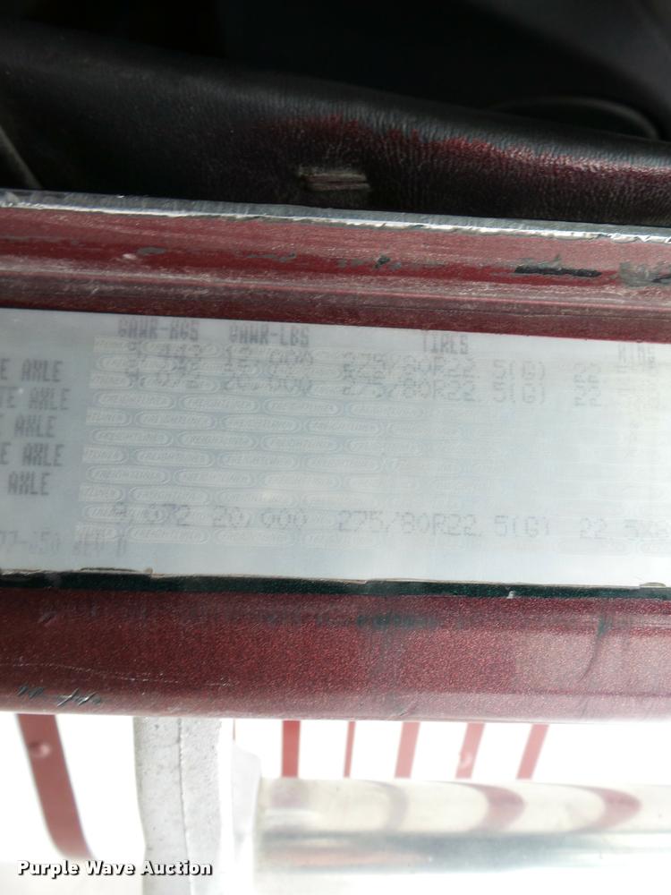 image for item K3451 2000 Freightliner FLD semi truck