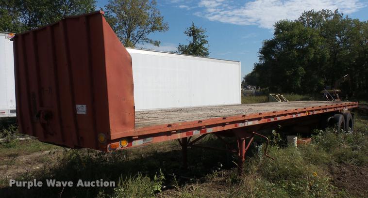 image for item K3724 1979 Dunham flatbed trailer