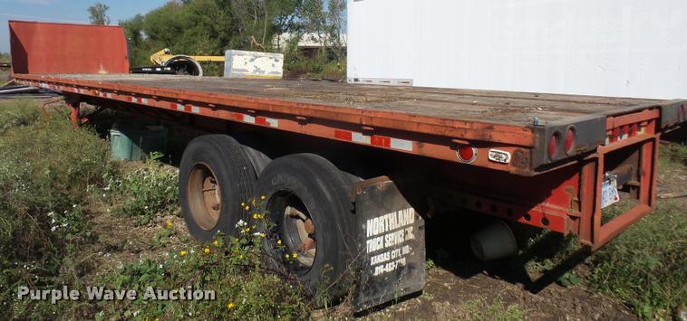 image for item K3724 1979 Dunham flatbed trailer
