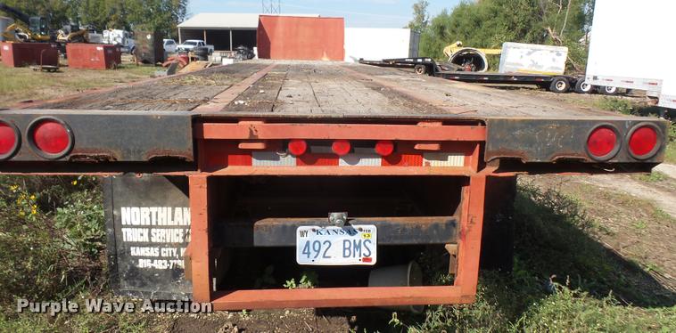 image for item K3724 1979 Dunham flatbed trailer