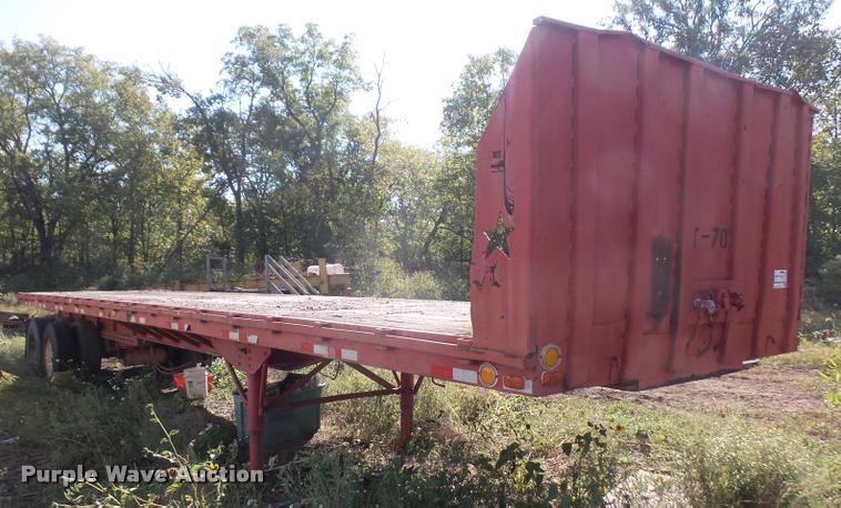image for item K3724 1979 Dunham flatbed trailer