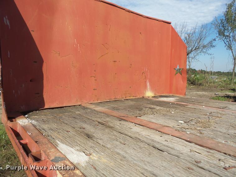 image for item K3724 1979 Dunham flatbed trailer