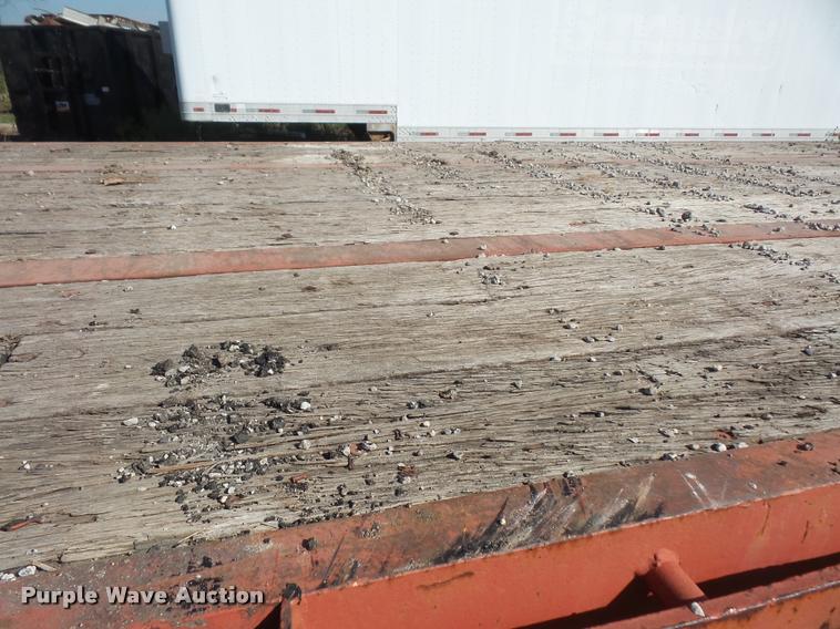 image for item K3724 1979 Dunham flatbed trailer